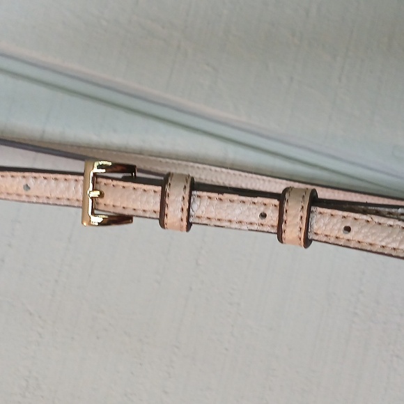 Tignanello Light Frosted Pink Leather Crossbody Bag - Picture 4 of 11